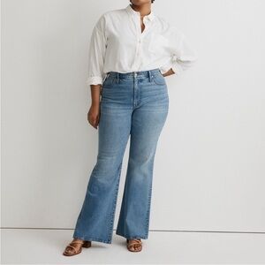 Madewell “The Perfect Vintage Flare” Jean Size 32